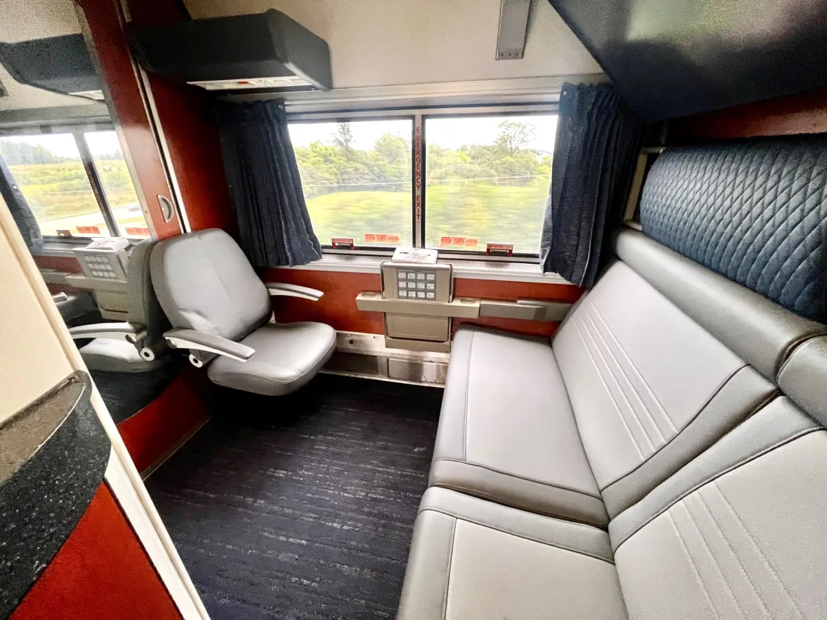 amtrak-bedroom